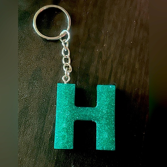 Resin keychain - Picture 1 of 2